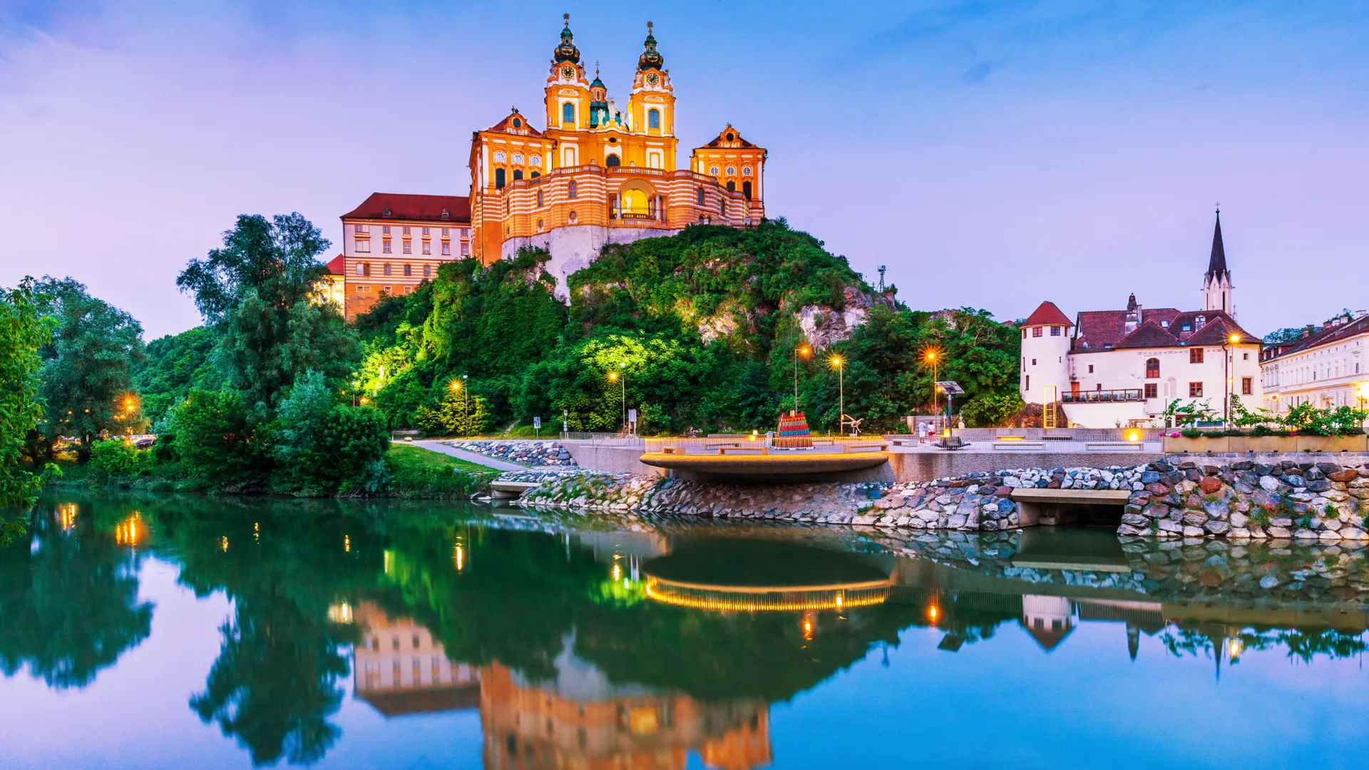 Stift Melk an der Donau — Erlebnisfahrt Wachau mit Chauffeur ab Graz