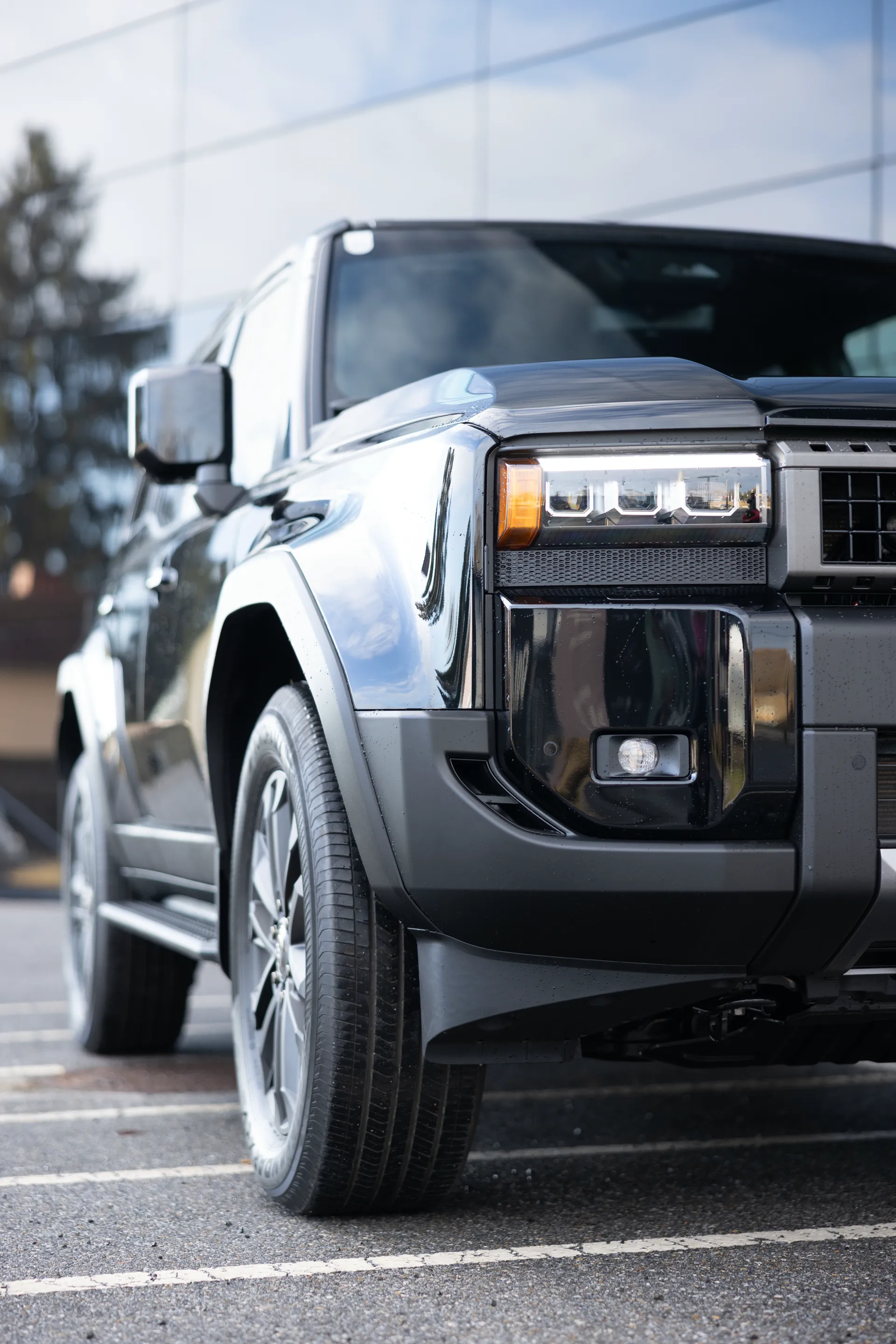 Toyota Land Cruiser Kühlergrill Detail — Premium Limousinenservice Graz