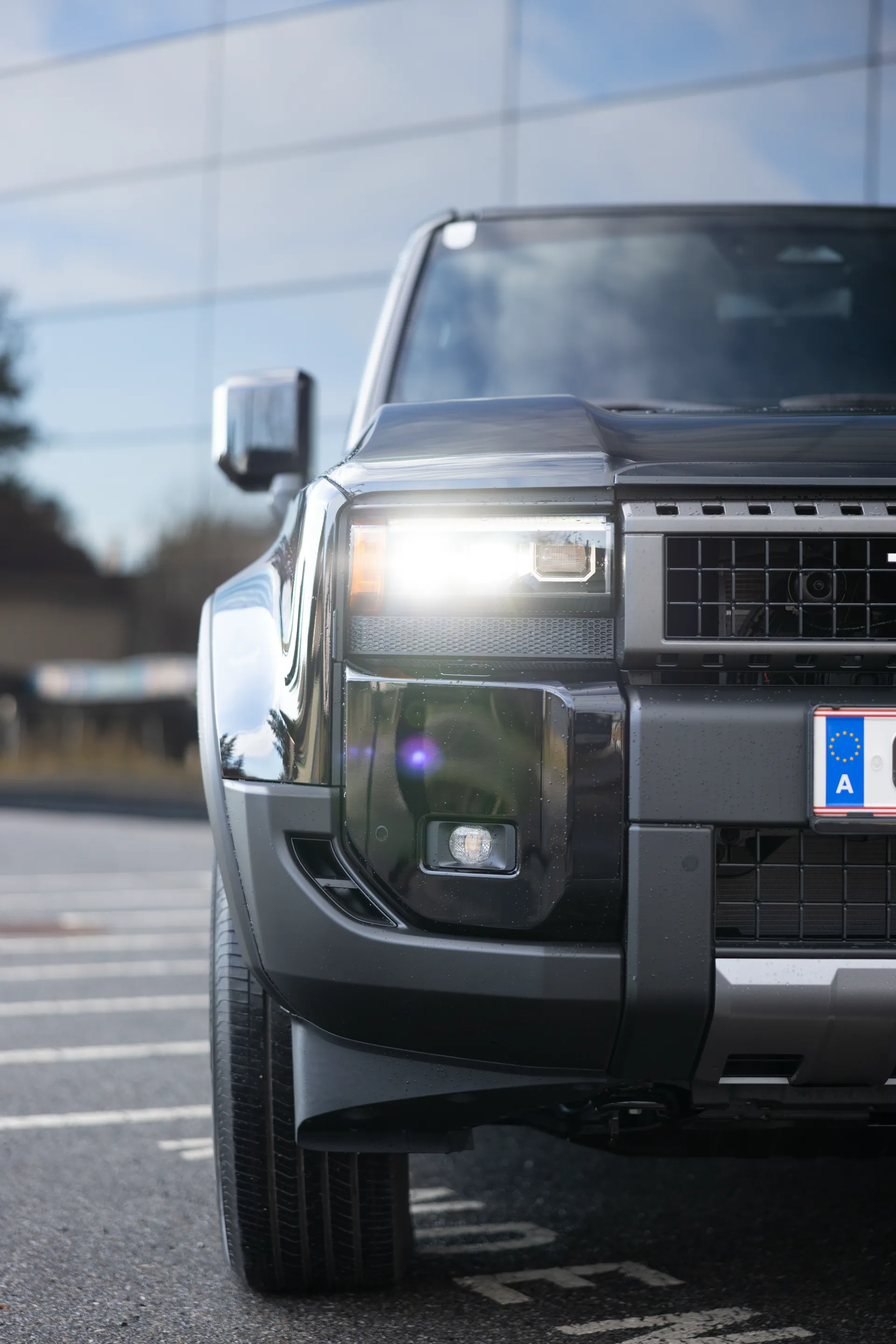 LED-Scheinwerfer Toyota Land Cruiser — Chauffeurfahrzeug Graz